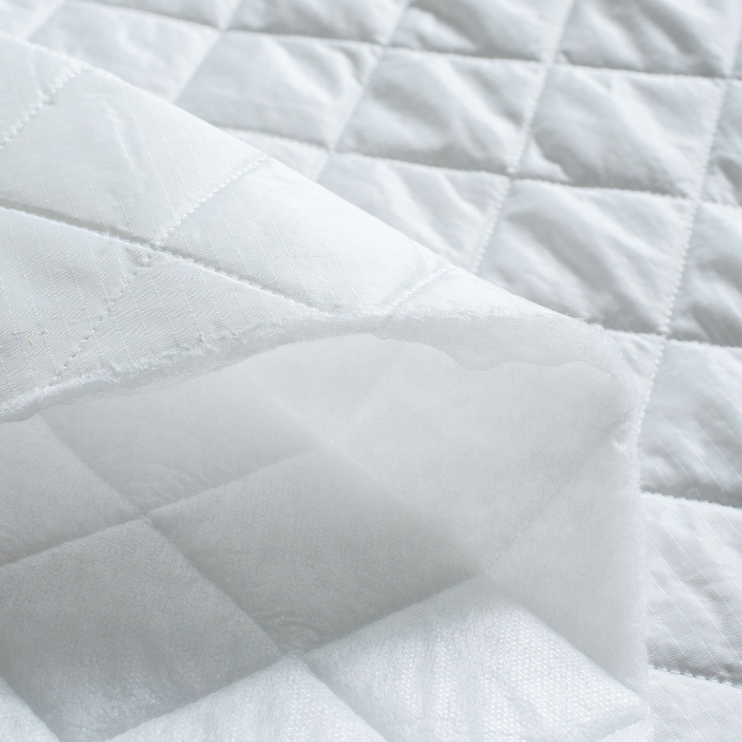 Quilted Holofill™ / Poly - 1-Sided - WHITE