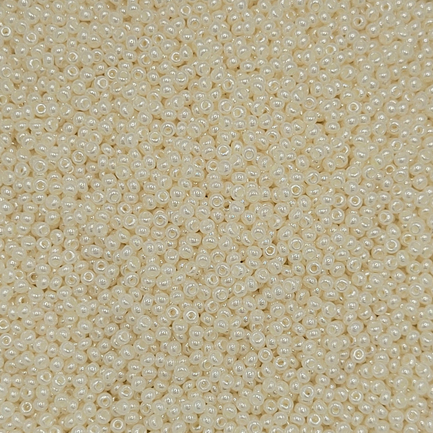 Beads - vibrant - Pearl White